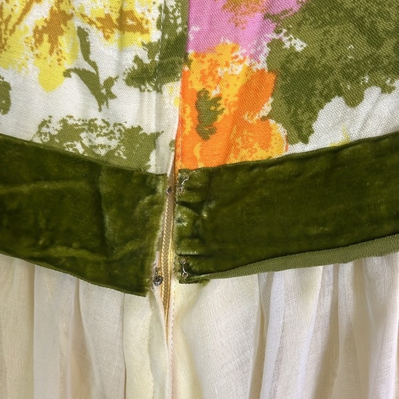 Vintage Floral Maxi Dress with Puff Sleeves XS/ small - Picture 7 of 8